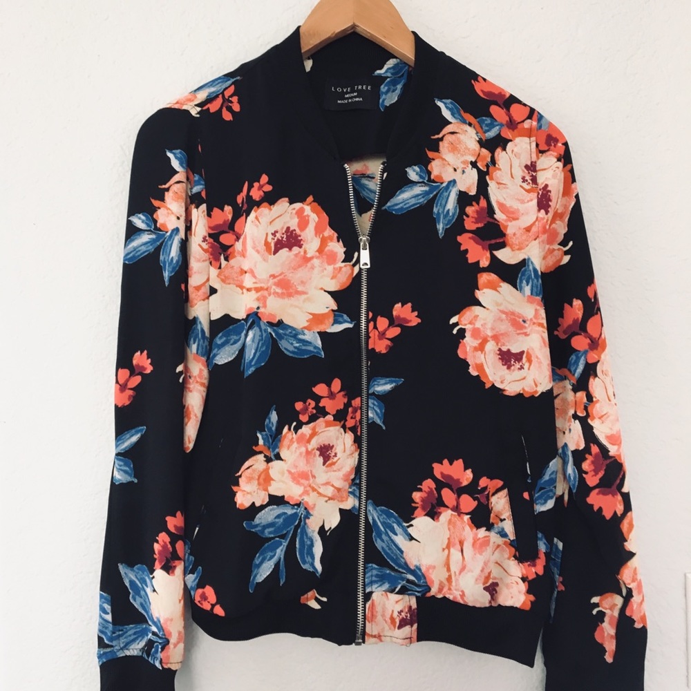 Super cute thin jacket!